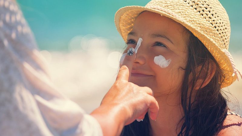 نکاتی که هنگام استفاده از کرم های ضد آفتاب باید بدانید